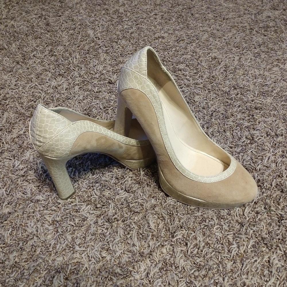 Audrey Brooke Pumps